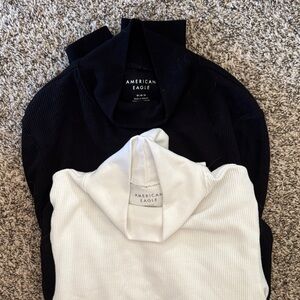 American Eagle Outfitters Black and White Mock Neck Thermal Crop Long Sleeve